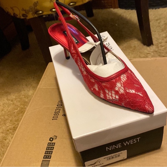 ๐ NINE WEST ARENA HOLIDAY SLINGBACK FLORAL PUMPS RED LACE SZ 9 SO GORGEOUS โ๐ป๐๐ ๐ - Picture 6 of 7